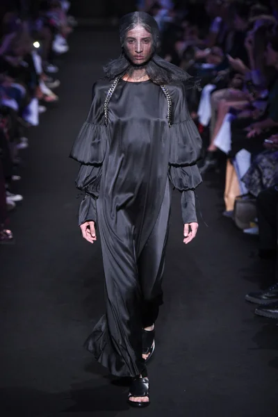 Look 4